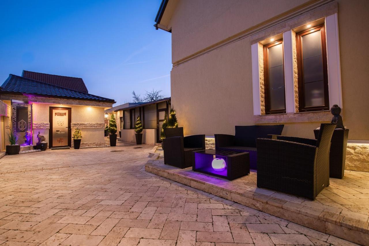 H & V Residence - Diamond Bungalow Apartment Arad Exterior foto