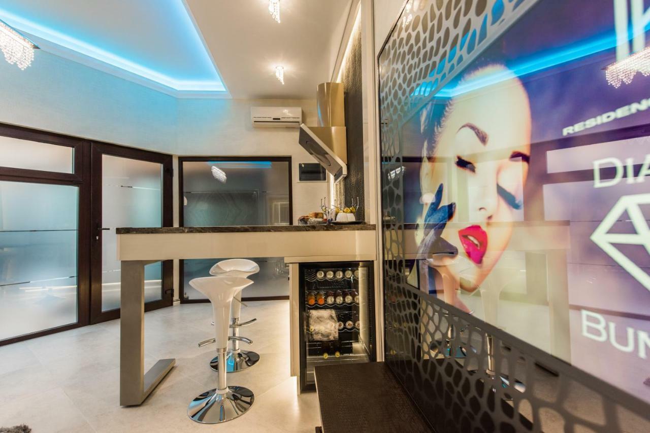 H & V Residence - Diamond Bungalow Apartment Arad Exterior foto