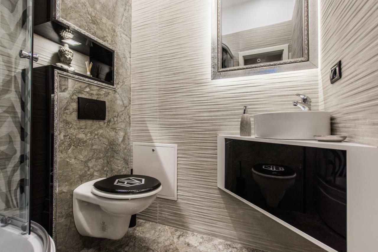 H & V Residence - Diamond Bungalow Apartment Arad Exterior foto
