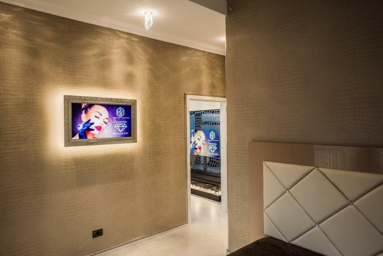 H & V Residence - Diamond Bungalow Apartment Arad Exterior foto