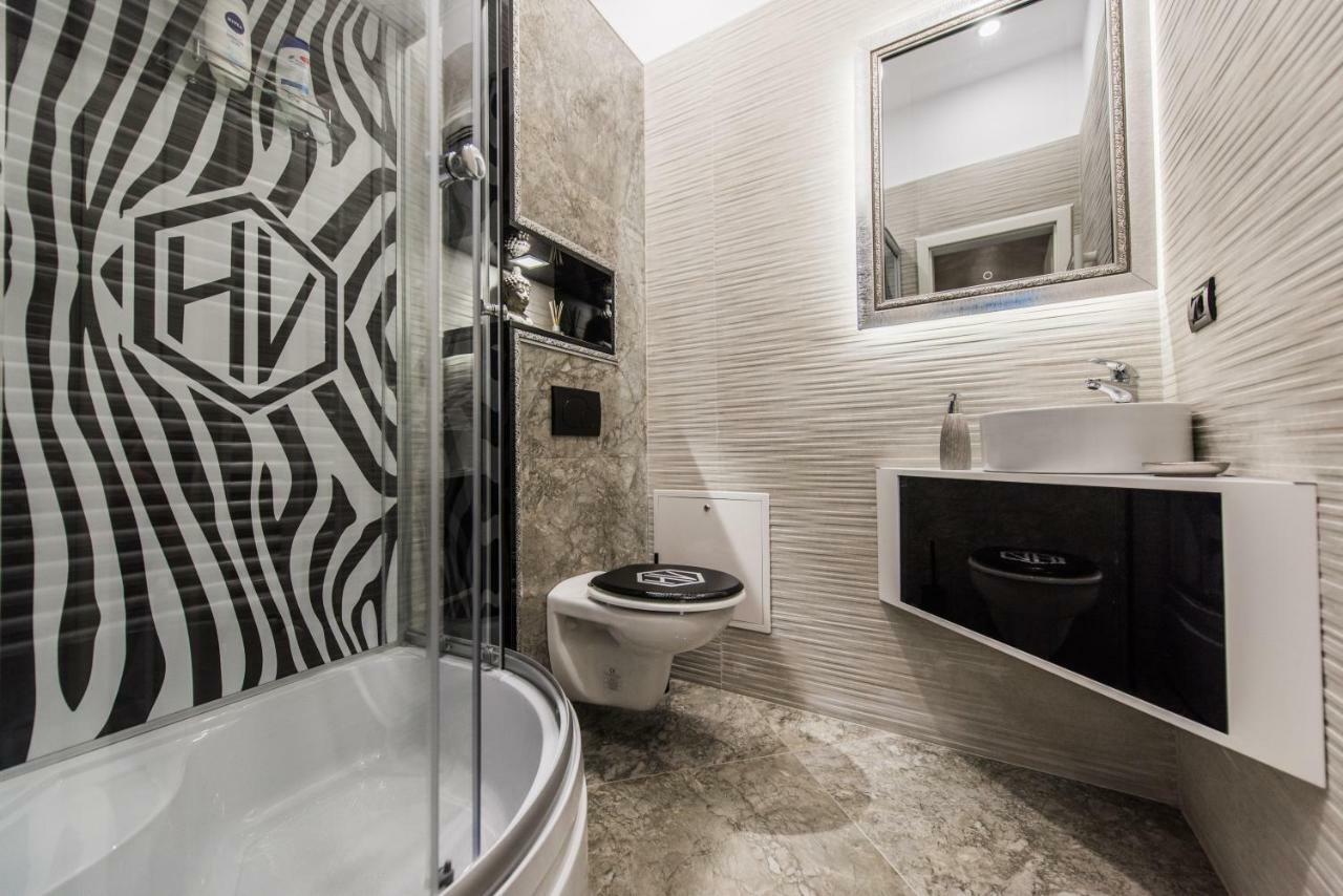 H & V Residence - Diamond Bungalow Apartment Arad Exterior foto